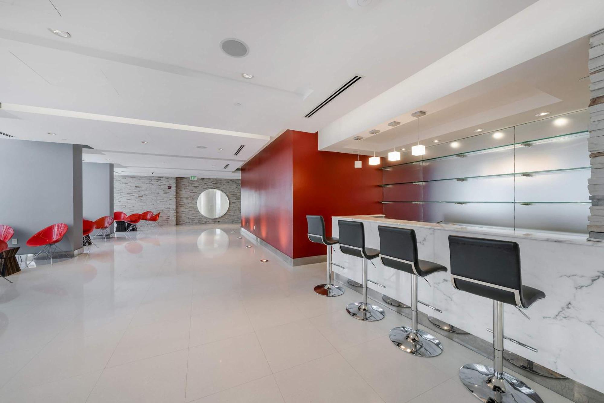 Brickell River Views- Modern Amenities In The Holiday home *