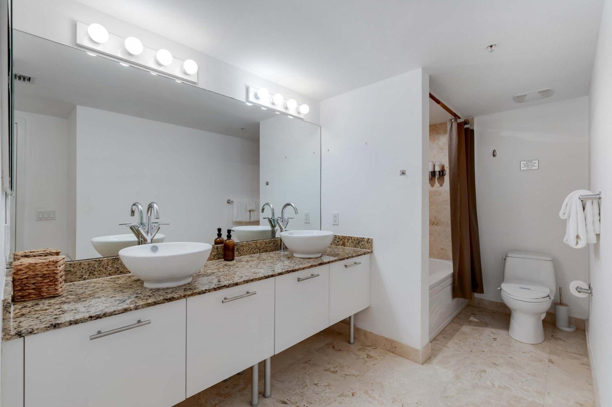 Brickell River Views- Modern Amenities In The Holiday home Miami