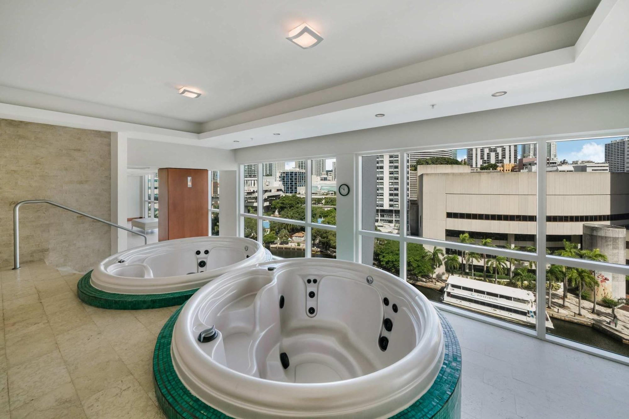 Brickell River Views- Modern Amenities In The *
